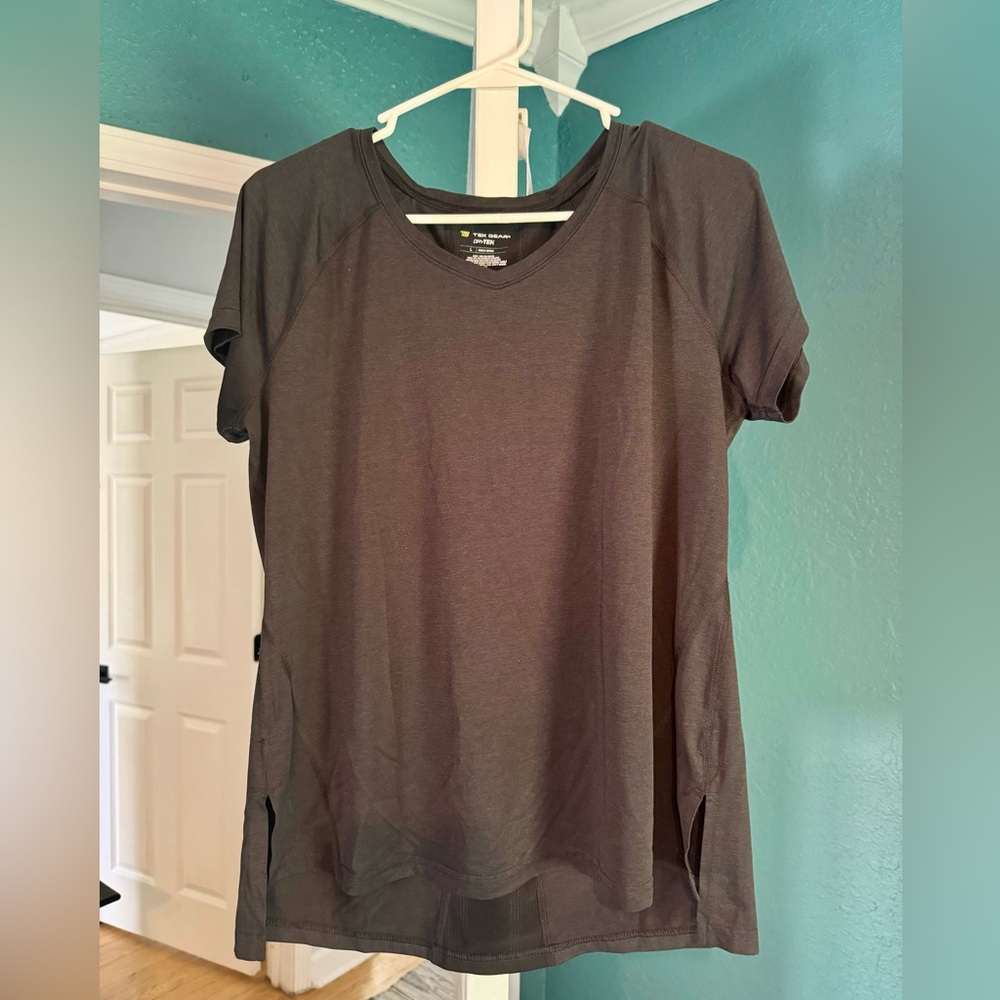 LOT OF 5 - Tek Gear Short Sleeve Tee - Picture 4 of 7